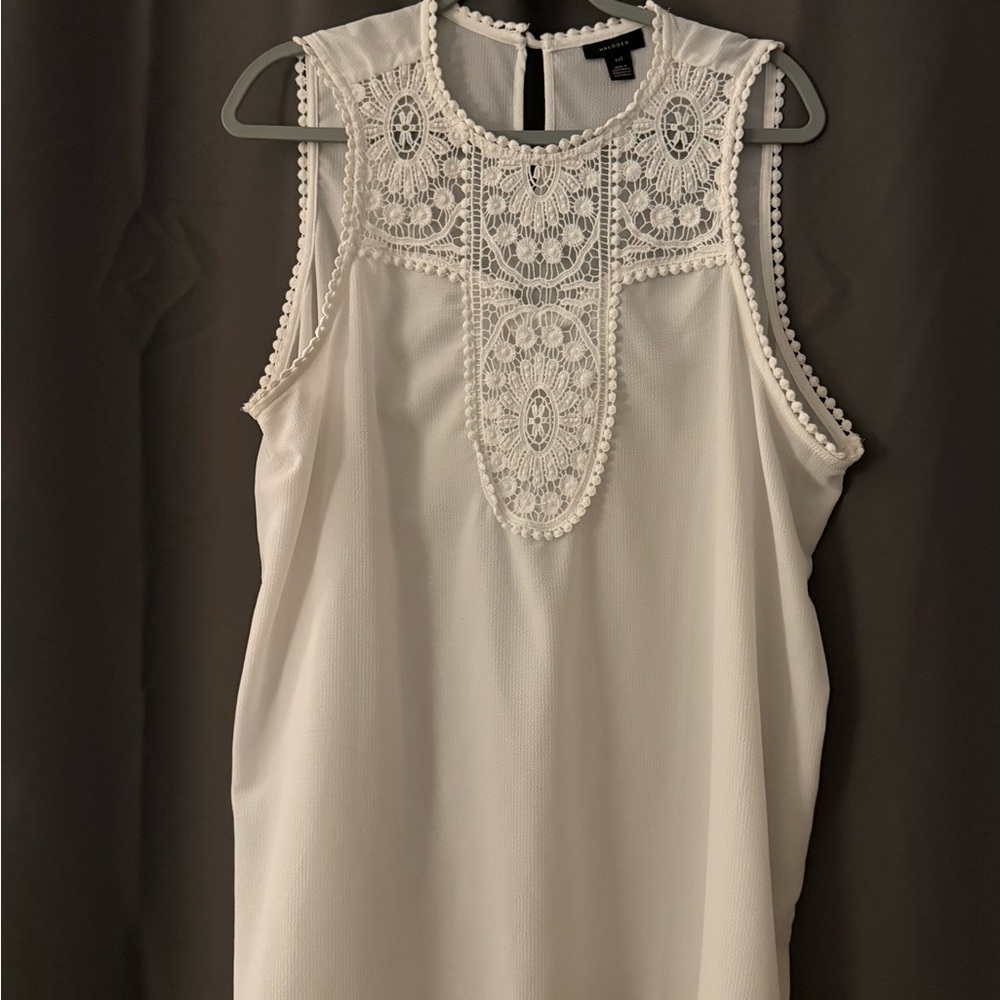 Halogen White Sleeveless Embellished Blouse with Mandarin Collar